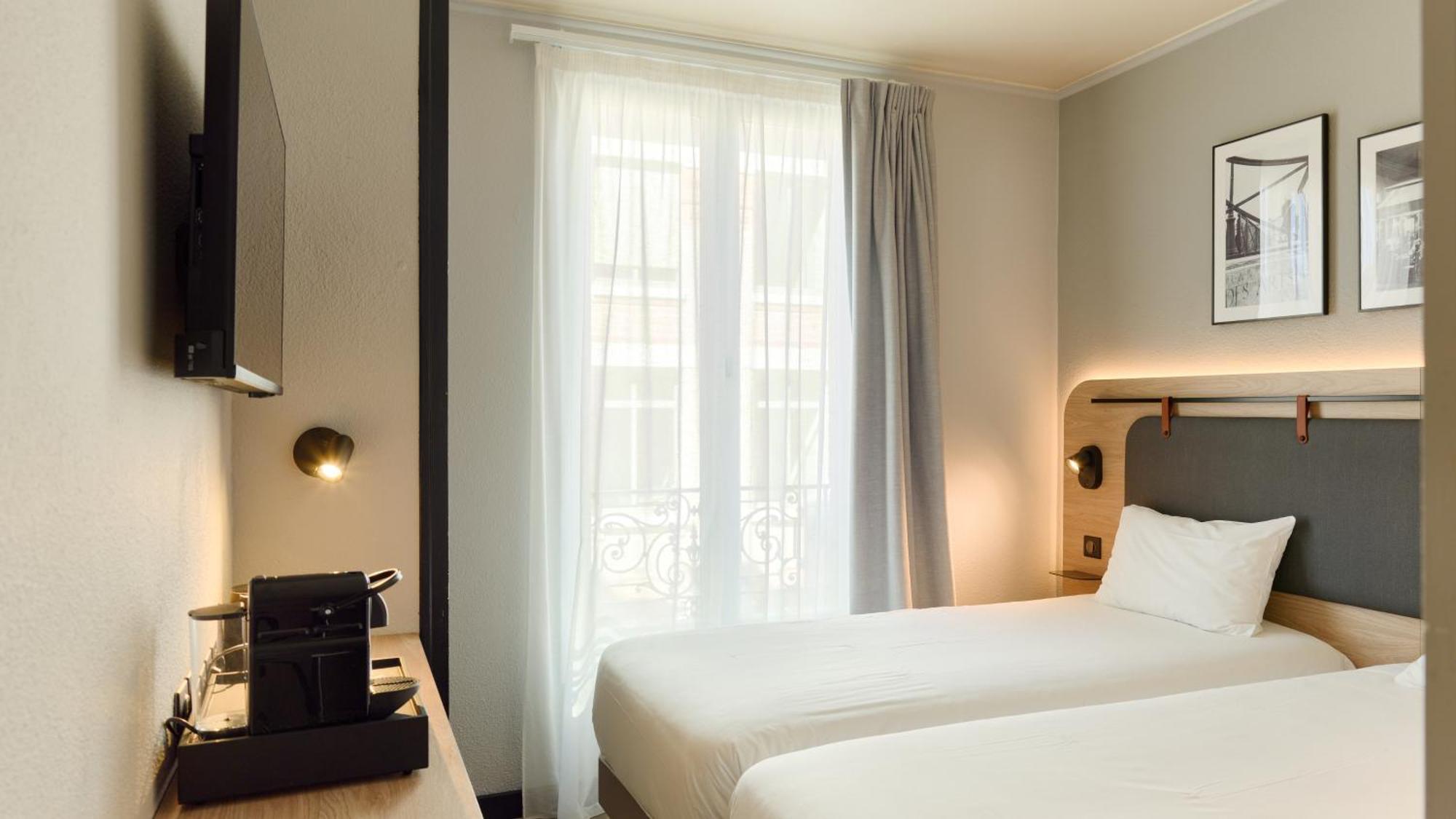 Campanile 15 - Tour Eiffel Hotel